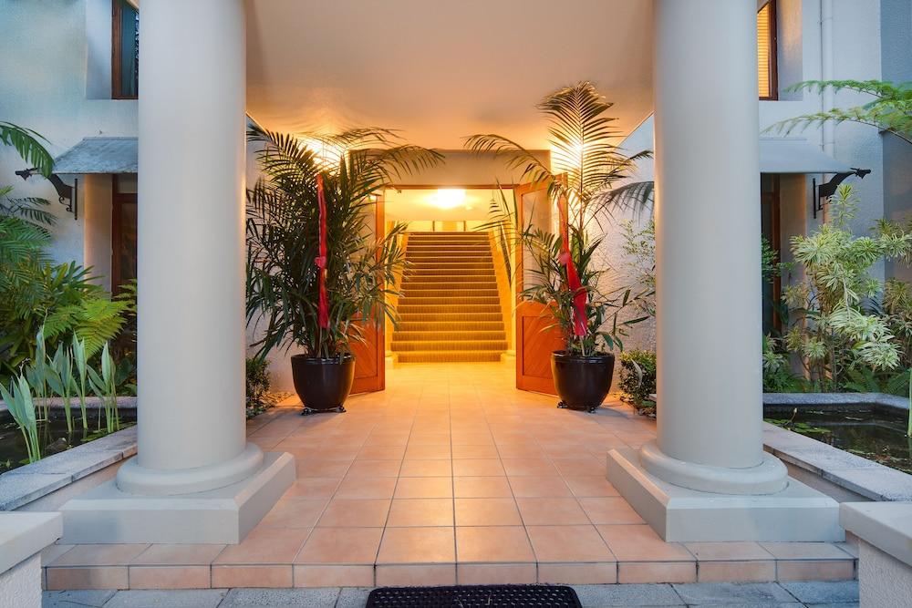 The Mediterranean Port Douglas Exterior photo